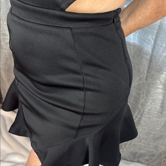 LOVERS + FRIENDS X REVOLVE ETERNAL CUT OUT MINI DRESS XS - Picture 5 of 7